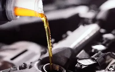 L’Importanza di Usare un Buon Olio con il Giusto Grado nei Motori