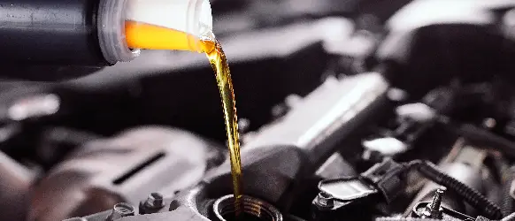 L’Importanza di Usare un Buon Olio con il Giusto Grado nei Motori